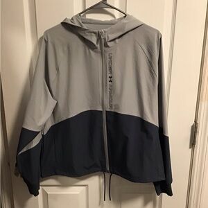 NWT! Under Armour Men's Two-Tone Gray and Black Windbreaker